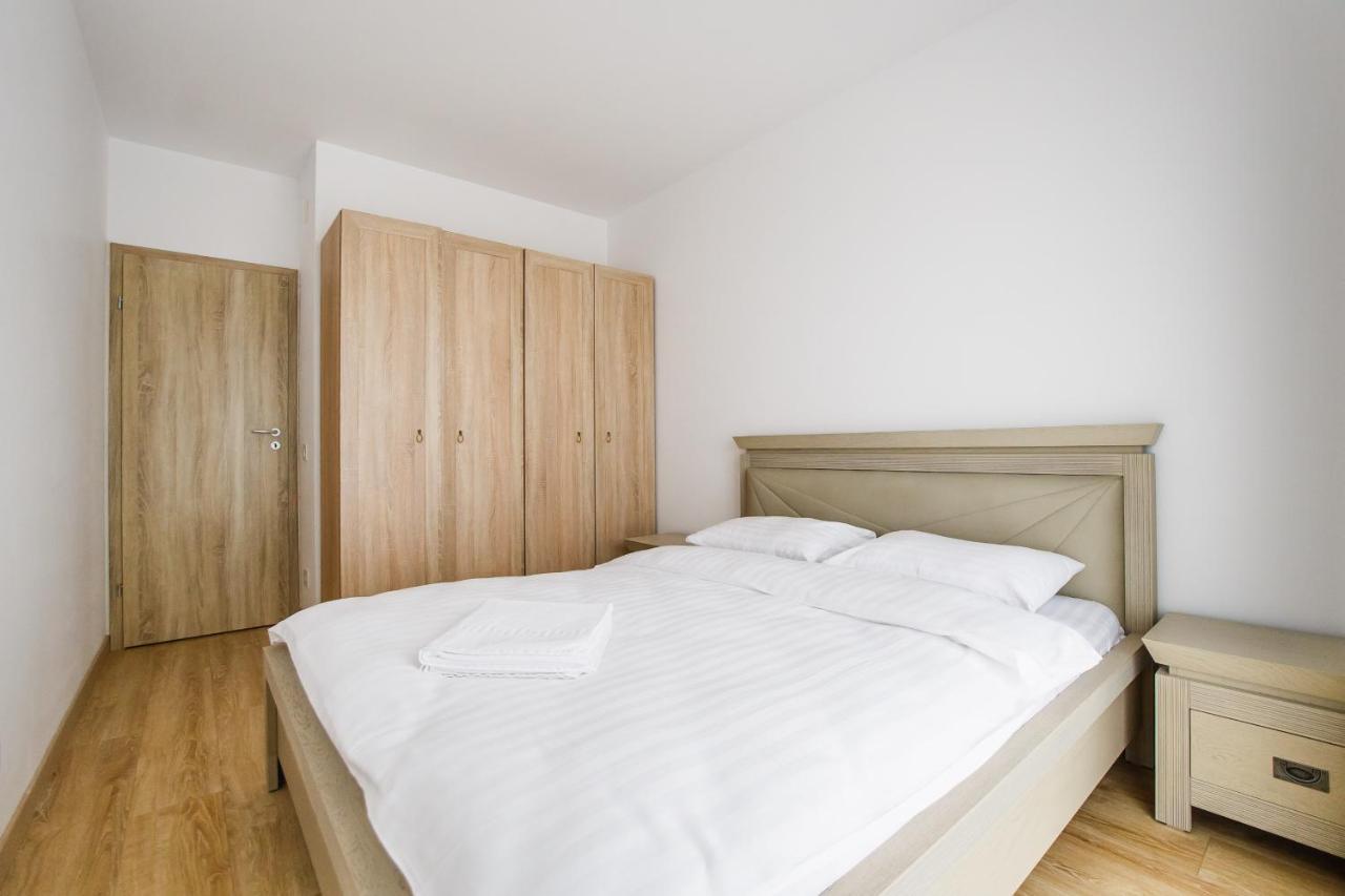 Sunny View 2 Bedroom Central Apartment Oradea Dış mekan fotoğraf