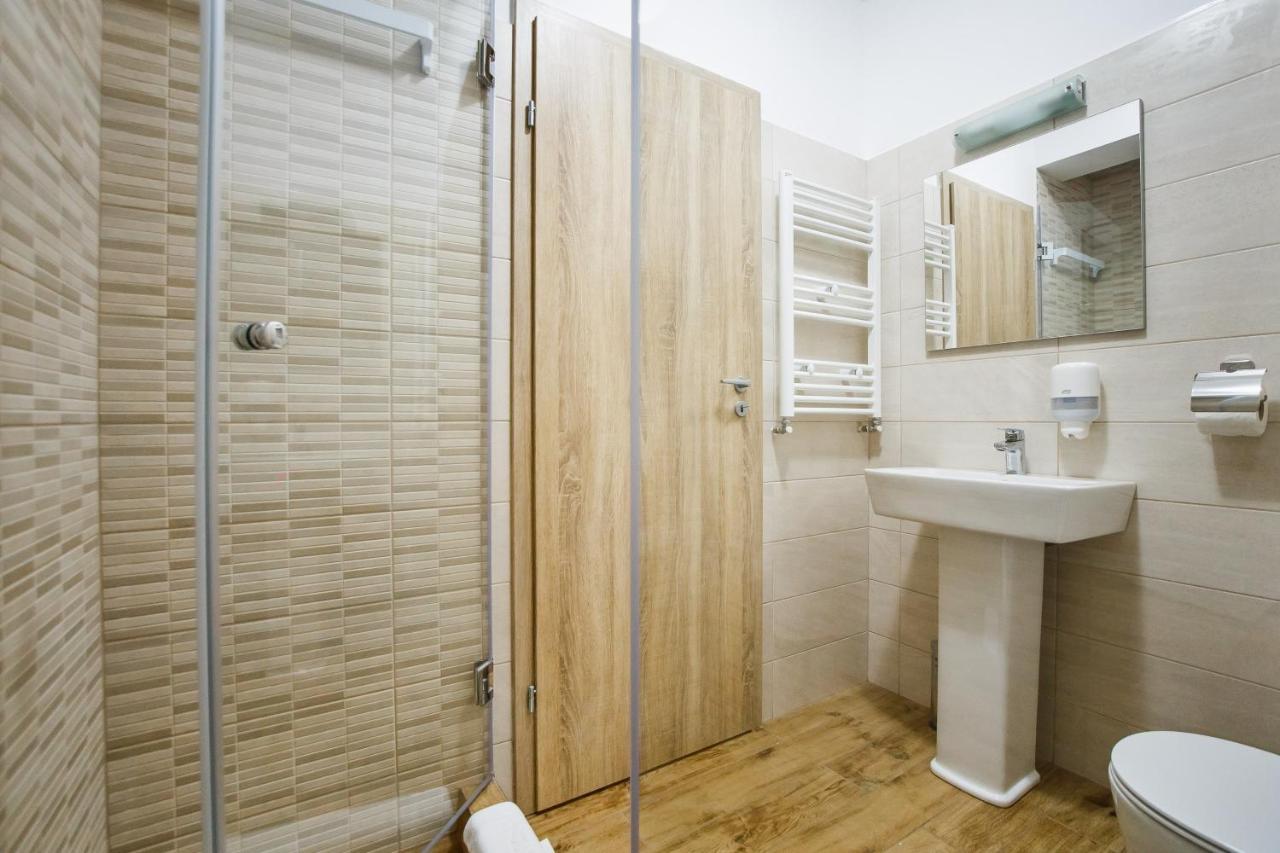 Sunny View 2 Bedroom Central Apartment Oradea Dış mekan fotoğraf