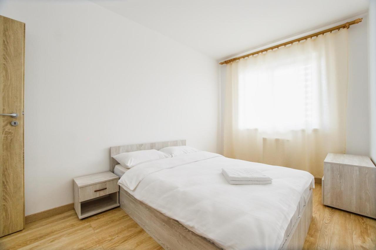 Sunny View 2 Bedroom Central Apartment Oradea Dış mekan fotoğraf