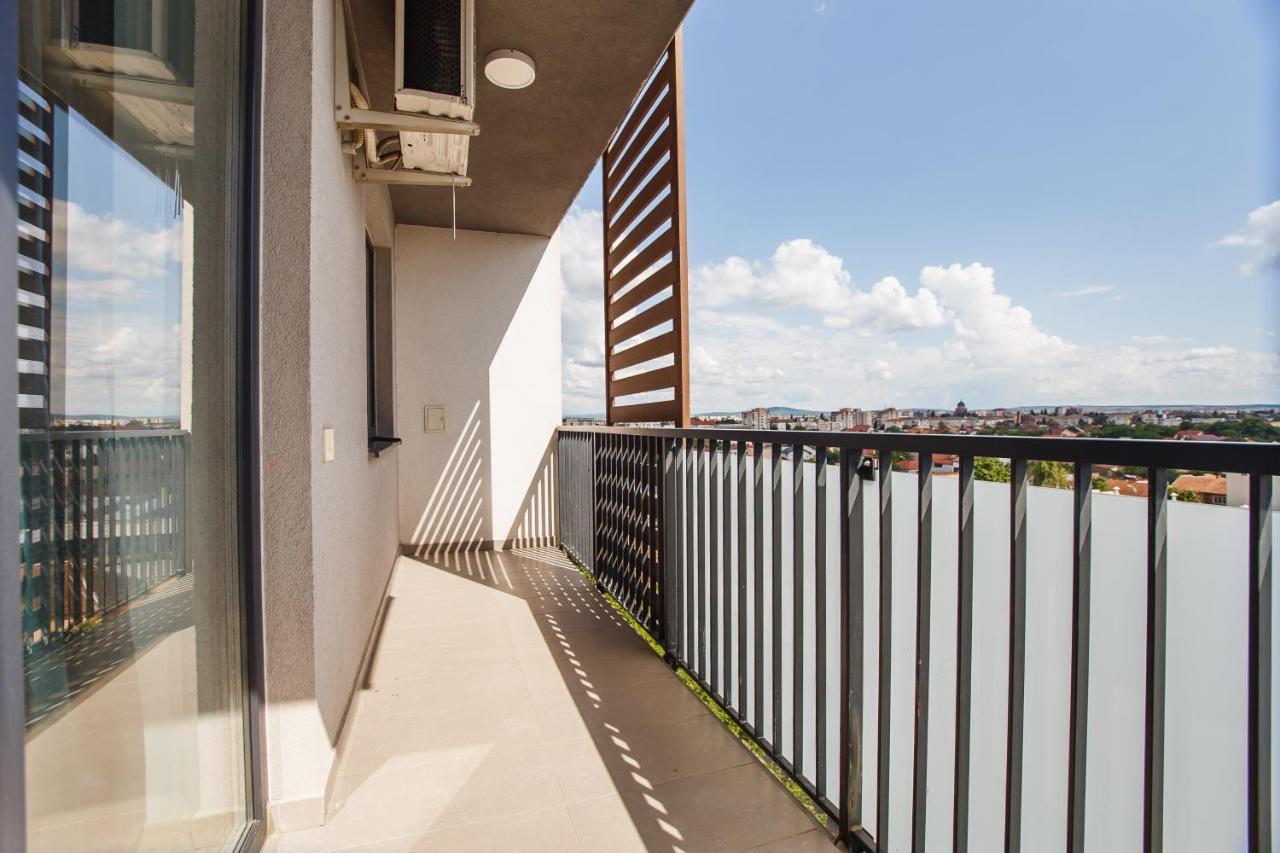 Sunny View 2 Bedroom Central Apartment Oradea Dış mekan fotoğraf